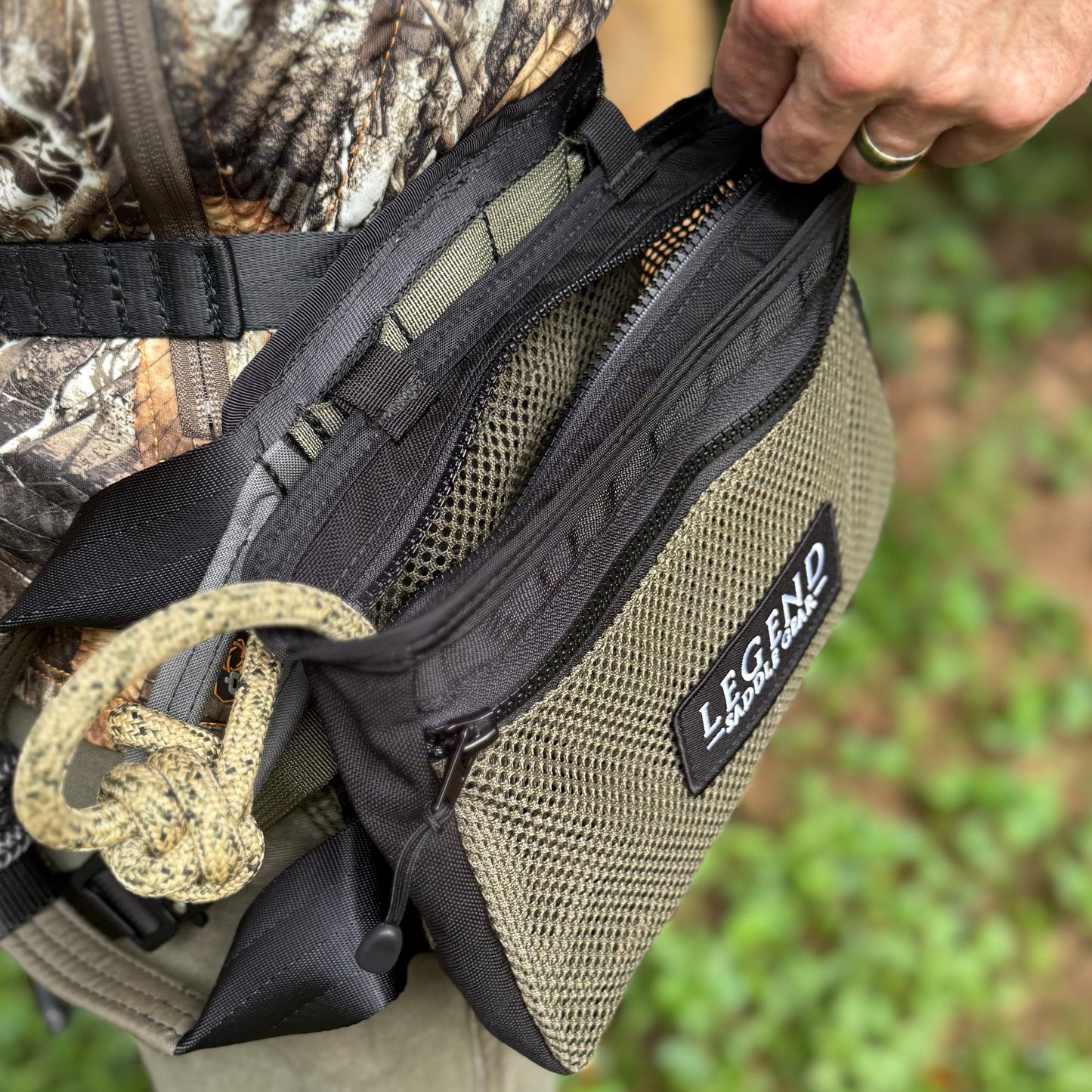 One-Zip Side Gear Pouch